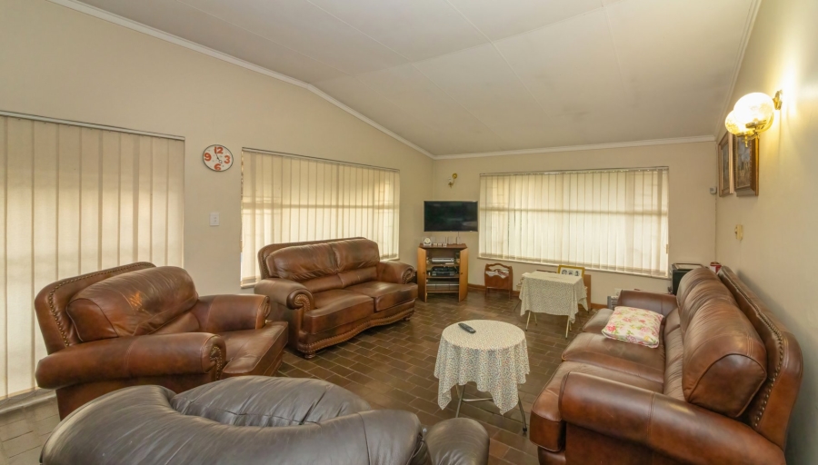 3 Bedroom Property for Sale in Kroonheuwel Free State